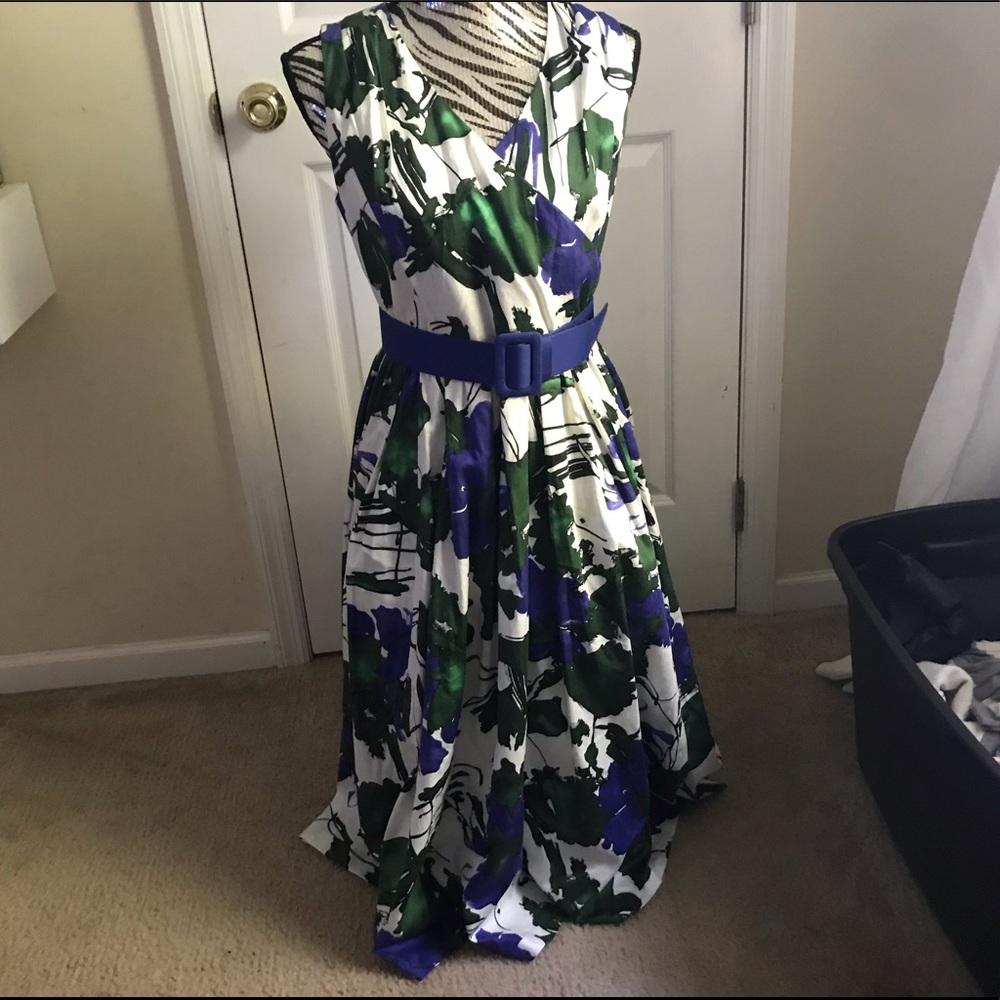 Floral vintage look dress belt midi